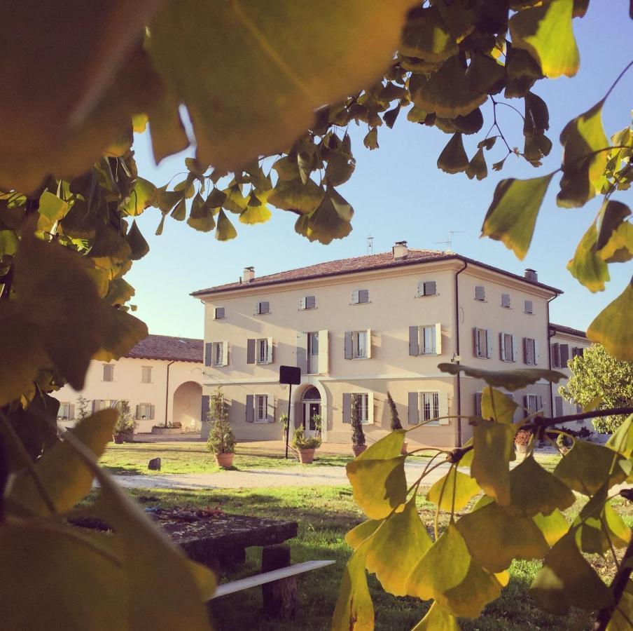 Villa Pacchioni Cavezzo Екстериор снимка